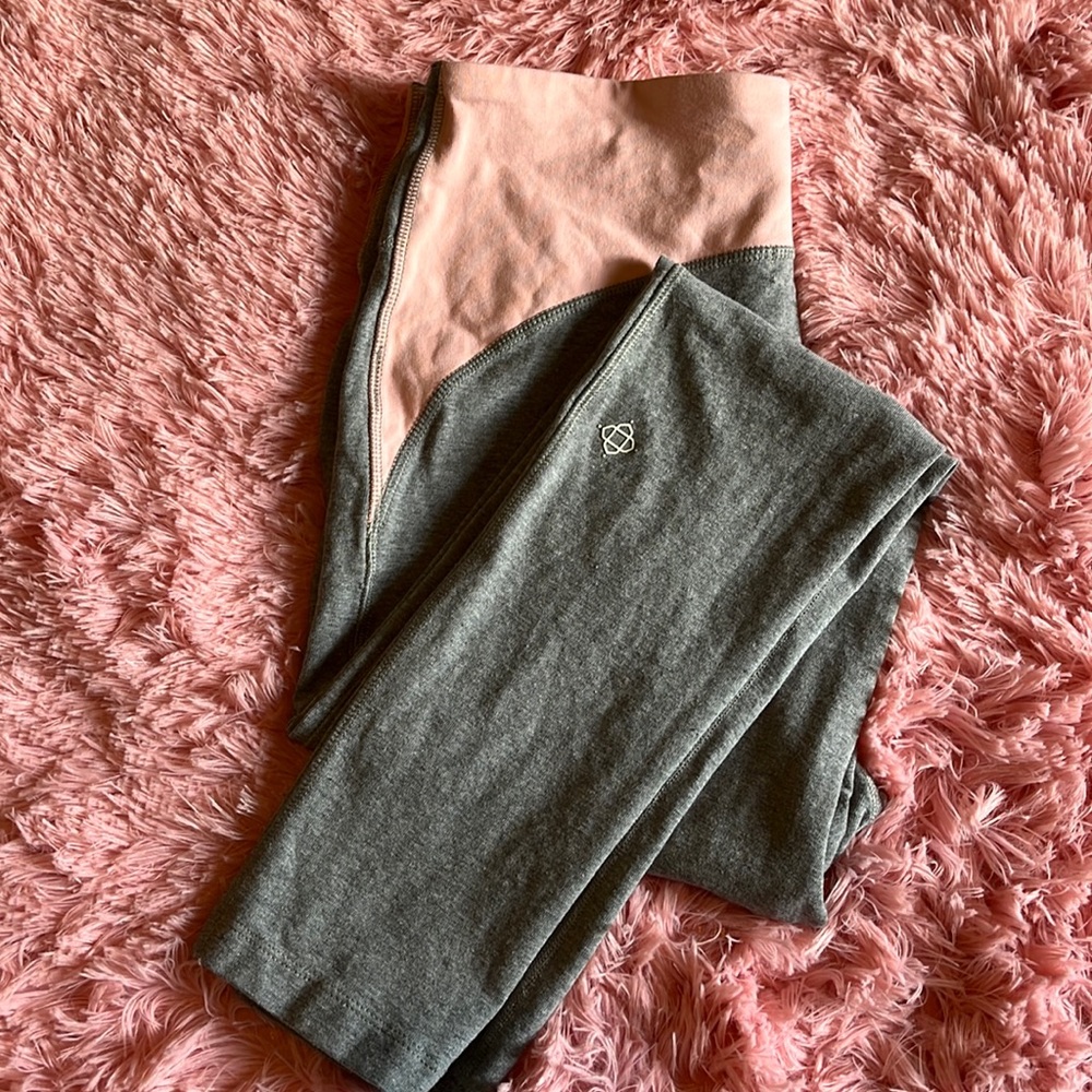 Long grey leggings